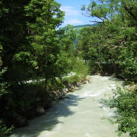 Die Kleinarler Ache entlang des Weges